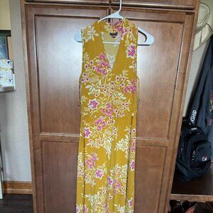 Vince Camuto Medium Maxi dress EUC